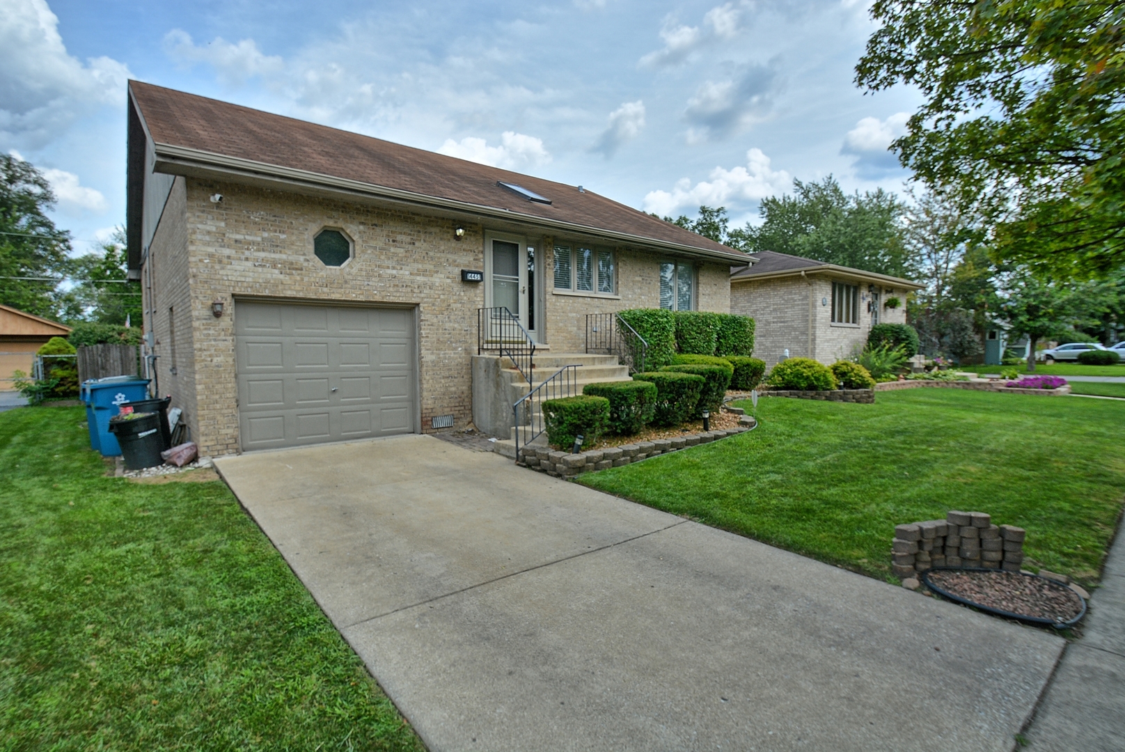 14451 Ridgeway Avenue Midlothian, IL 60445 - Photo 2 of 26