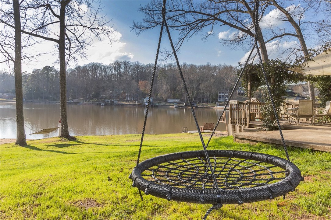 824 Lakeside Drive Anderson, SC 29621 - Photo 4 of 42 Gallery Image 4