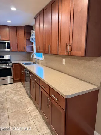 $3,100 | 340 Suburban Drive, Toms River, NJ 08753