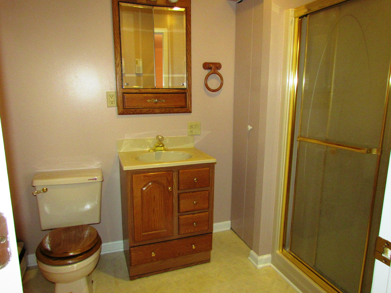 2605 Greenview Road Roanoke, VA 24018 - Photo 13 of 30 Master Bath