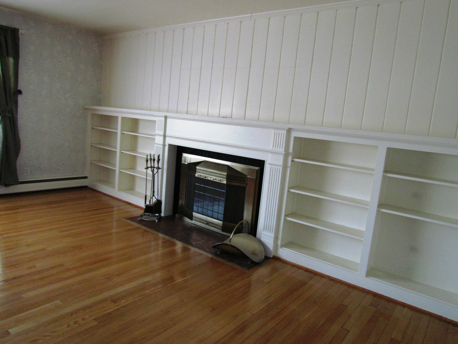 2605 Greenview Road Roanoke, VA 24018 - Photo 3 of 30 Living Room Fireplace and Built-Ins