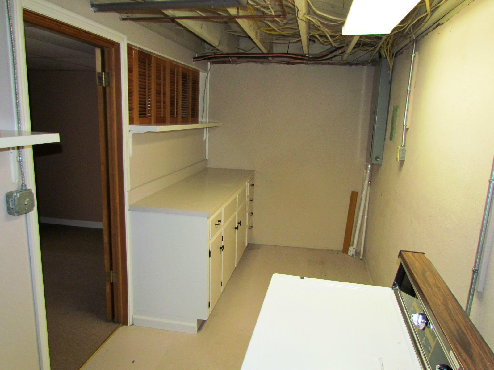 2605 Greenview Road Roanoke, VA 24018 - Photo 22 of 30 Craft Area in Laundry area
