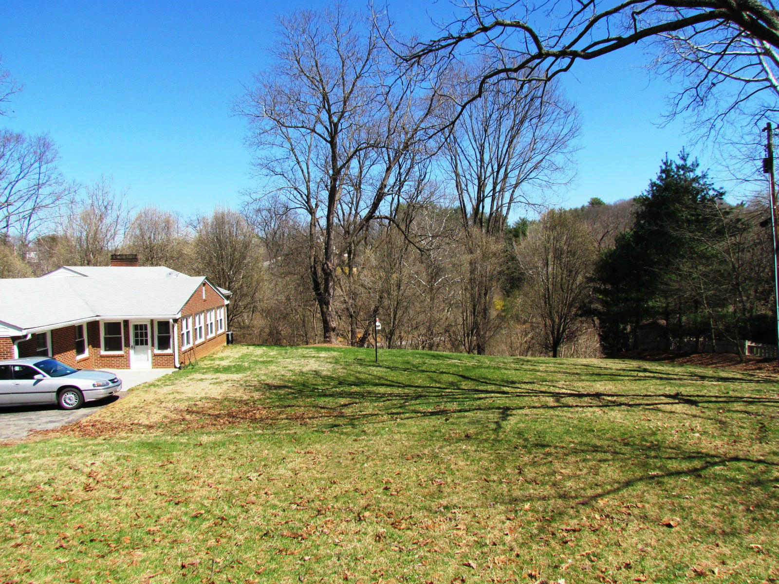 2605 Greenview Road Roanoke, VA 24018 - Photo 24 of 30 Back Yard