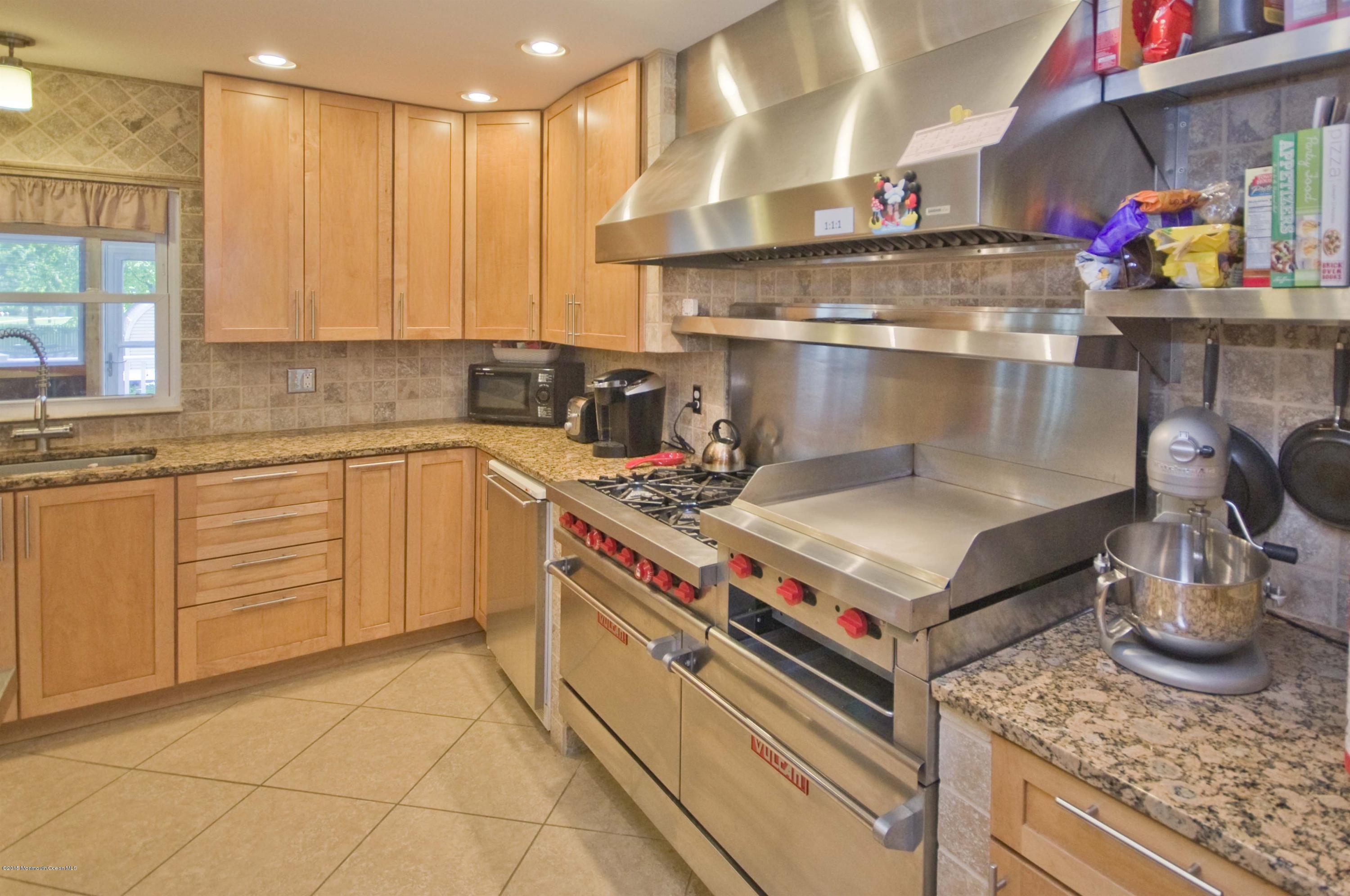 810 Neck Road Burlington, NJ 08016 - Photo 13 of 41 013_KITCHEN
