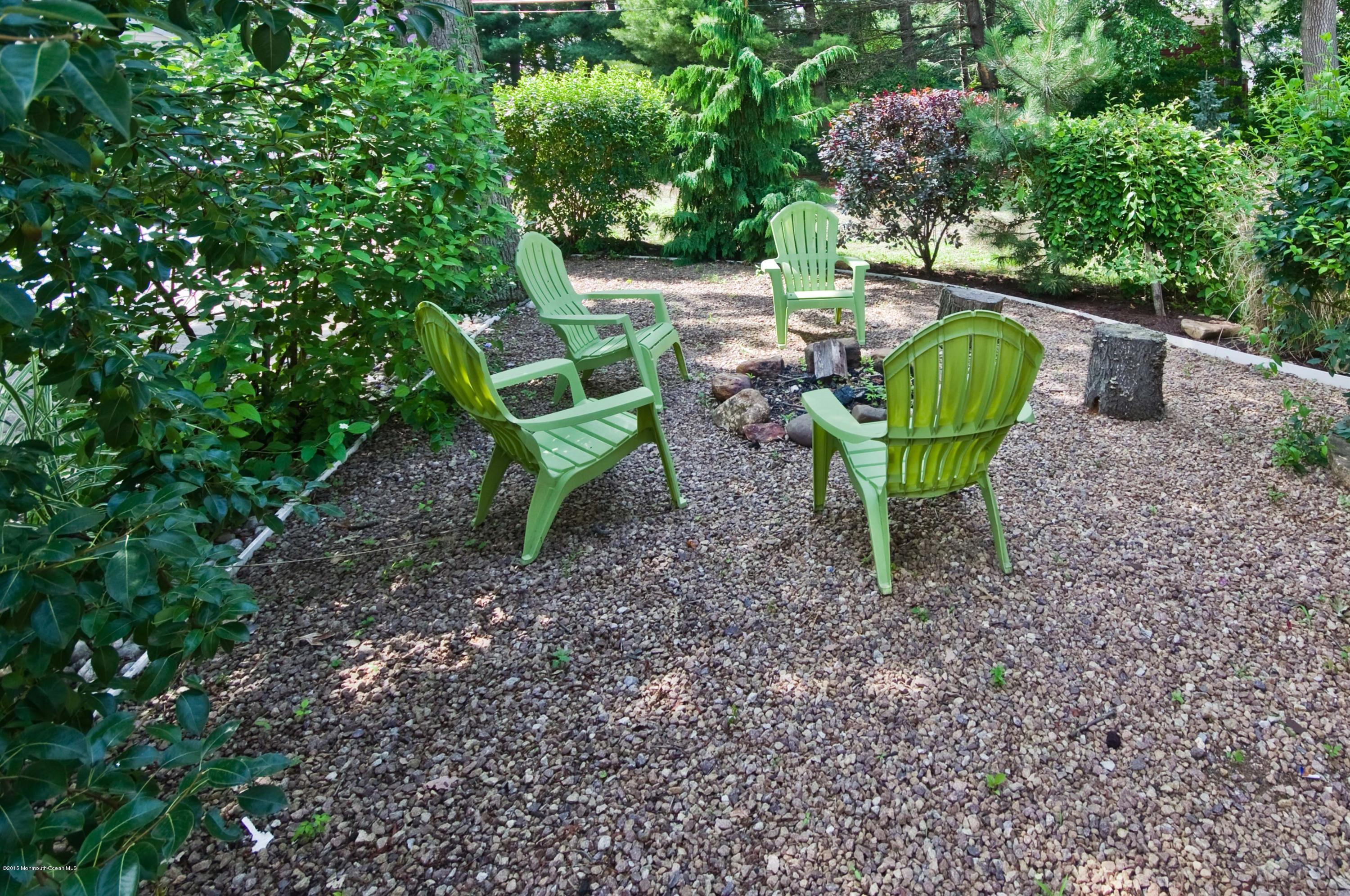 810 Neck Road Burlington, NJ 08016 - Photo 35 of 41 035_BACK YARD