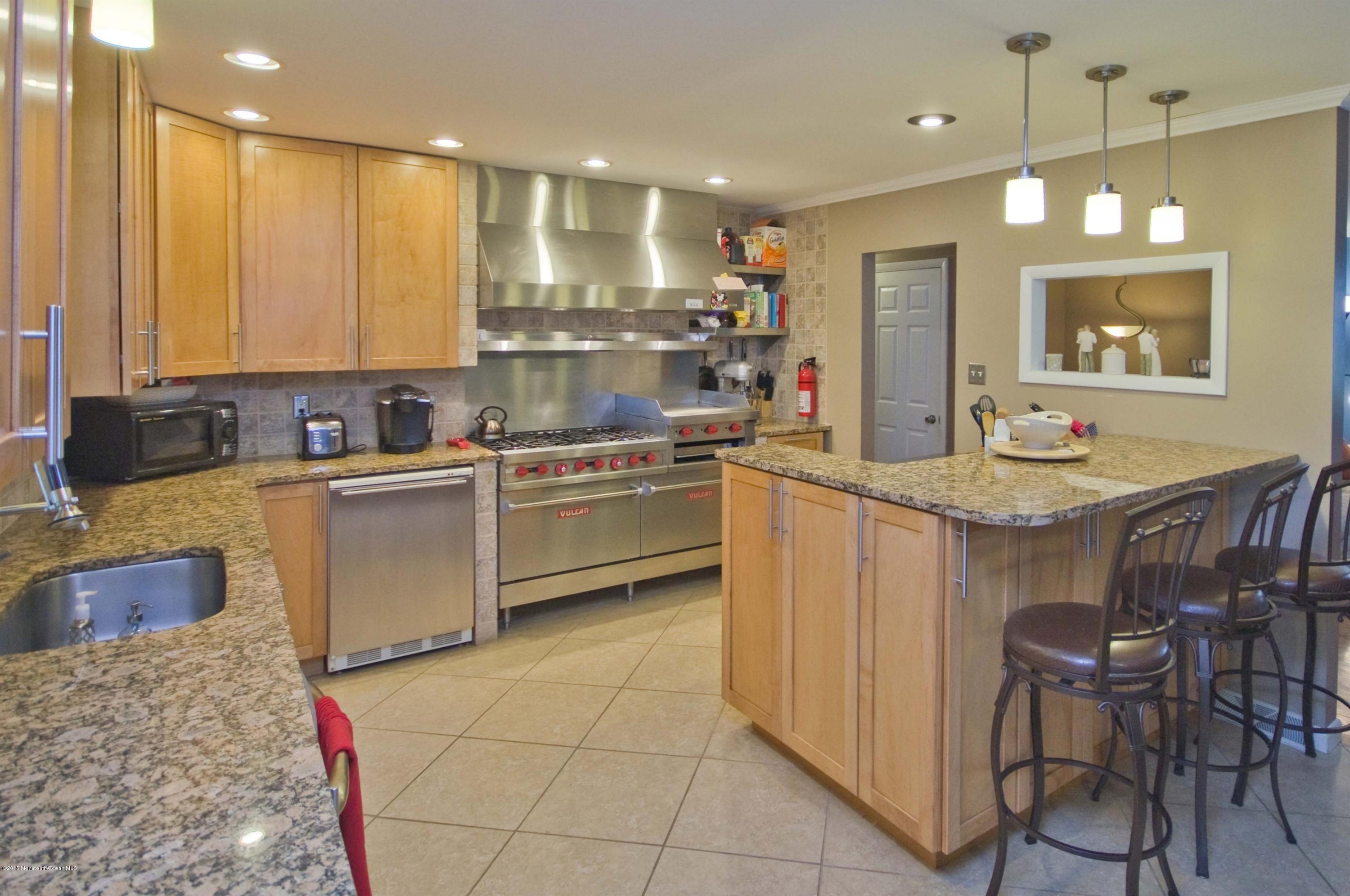 810 Neck Road Burlington, NJ 08016 - Photo 7 of 41 007_KITCHEN