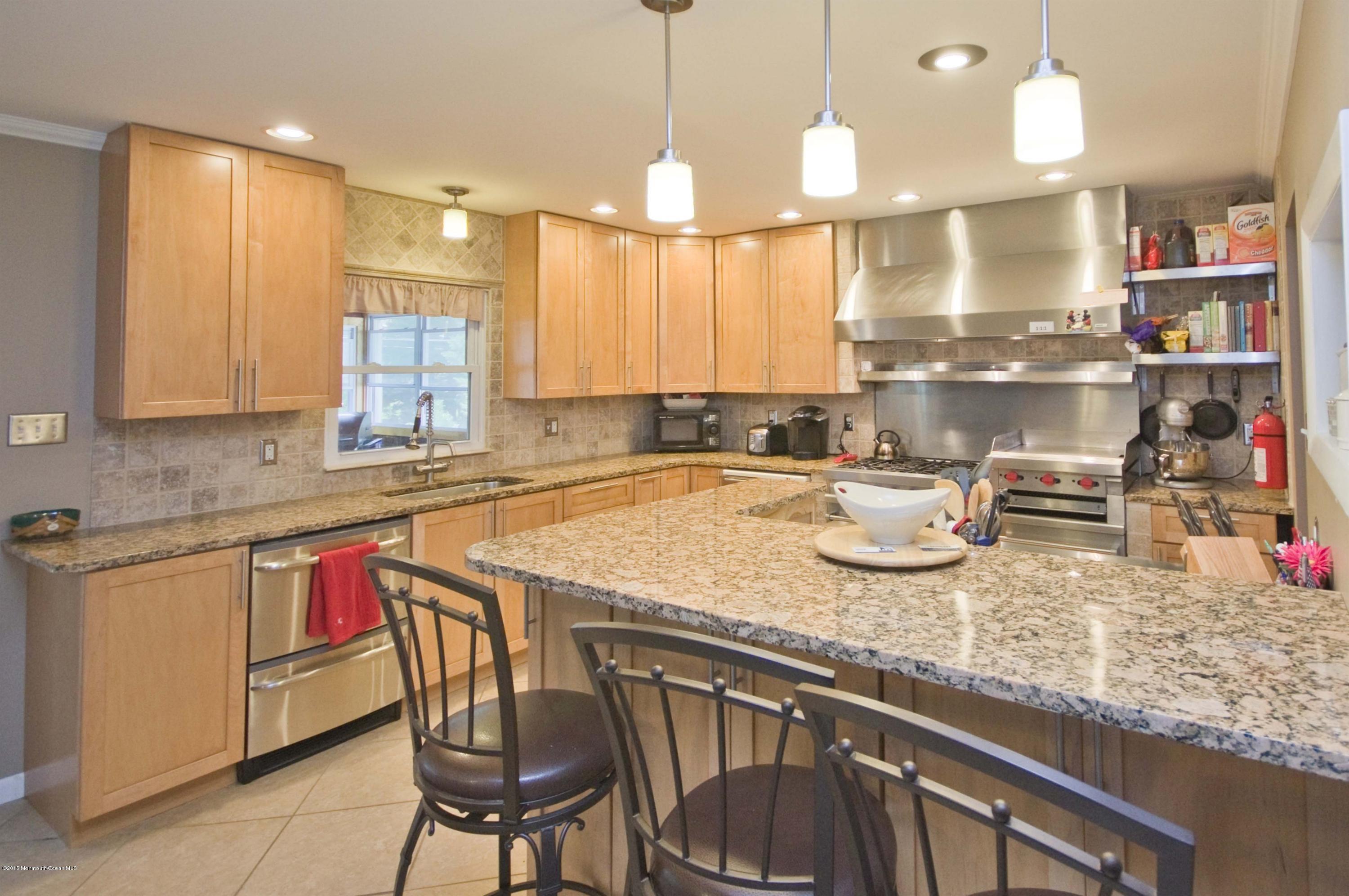 810 Neck Road Burlington, NJ 08016 - Photo 8 of 41 008_KITCHEN