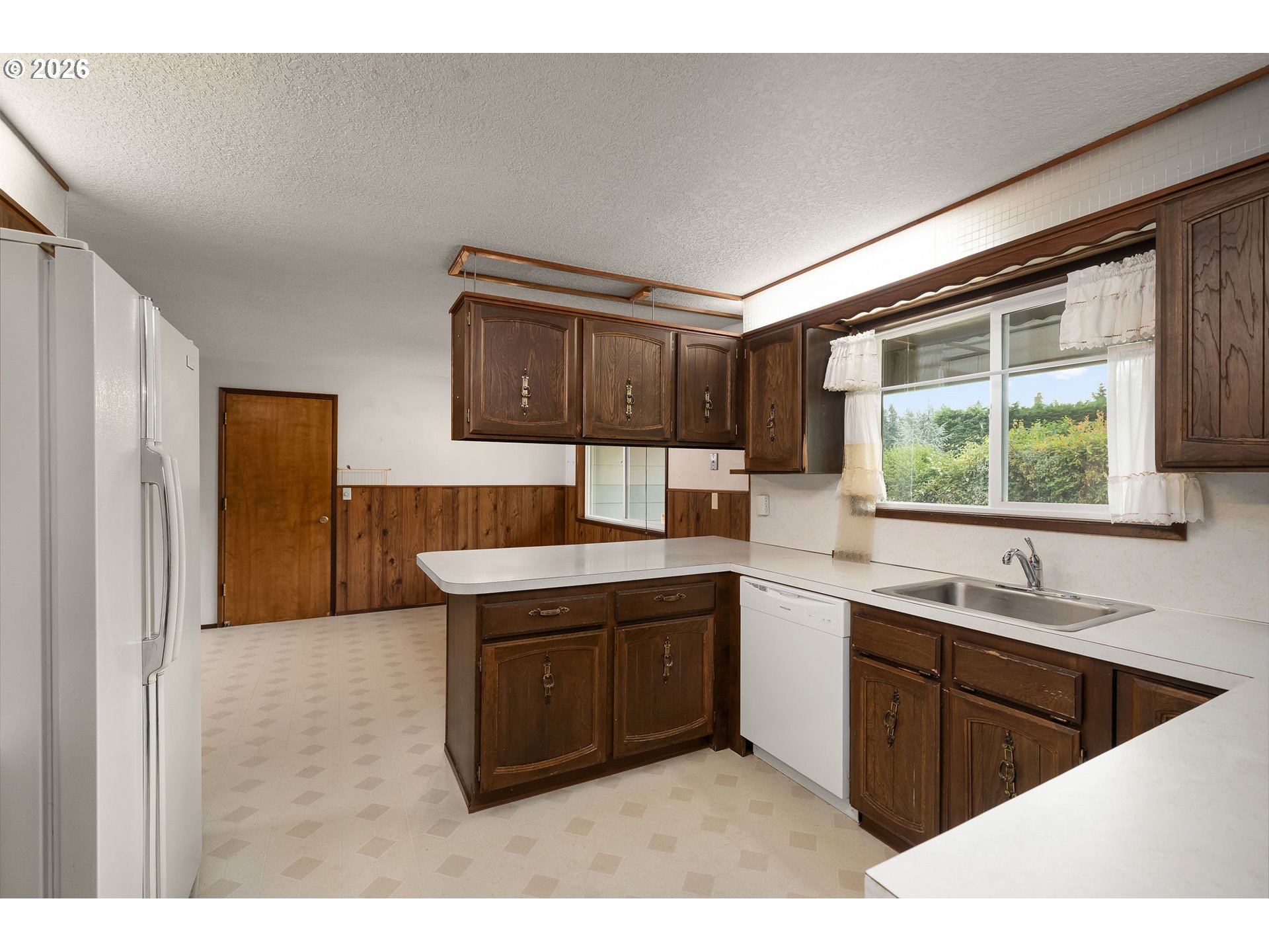 15515 South Henrici Road Oregon City, OR 97045 - Photo 5 of 31 Gallery Image 5