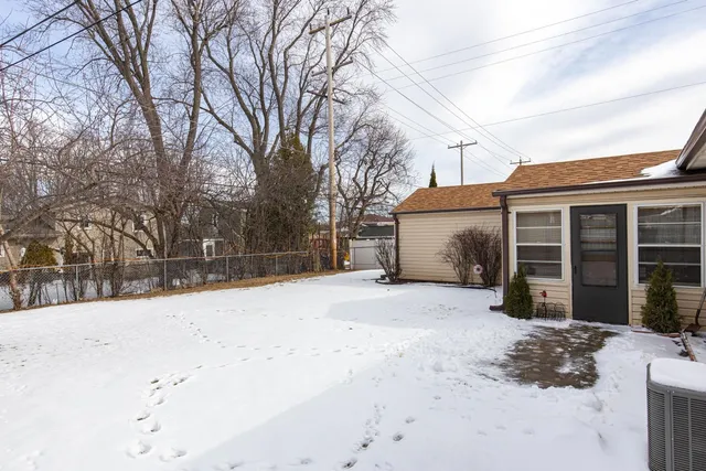 $250,000 | 224 East Pershing Street, Appleton, WI 54911