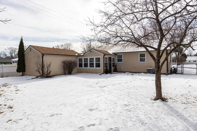 $250,000 | 224 East Pershing Street, Appleton, WI 54911