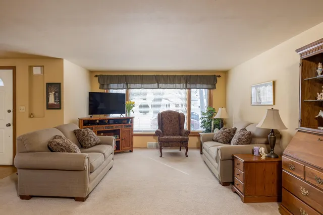 $250,000 | 224 East Pershing Street, Appleton, WI 54911