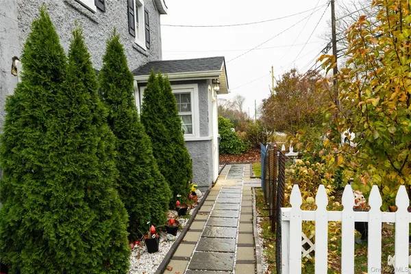 $659,000 | 163 Orchard Road, East Patchogue, NY 11772