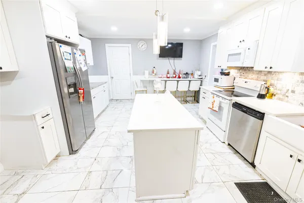 $659,000 | 163 Orchard Road, East Patchogue, NY 11772