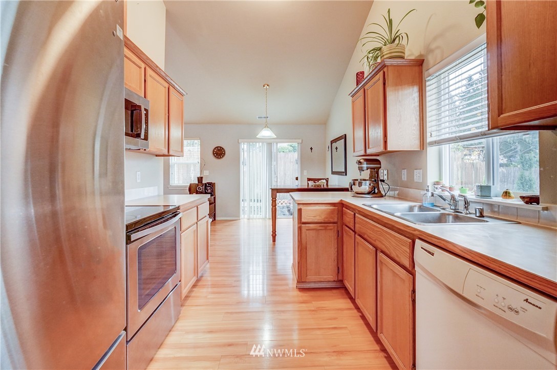 14519 Southeast 188 Way Renton, WA 98058 - Photo 12 of 31 Gallery Image 12