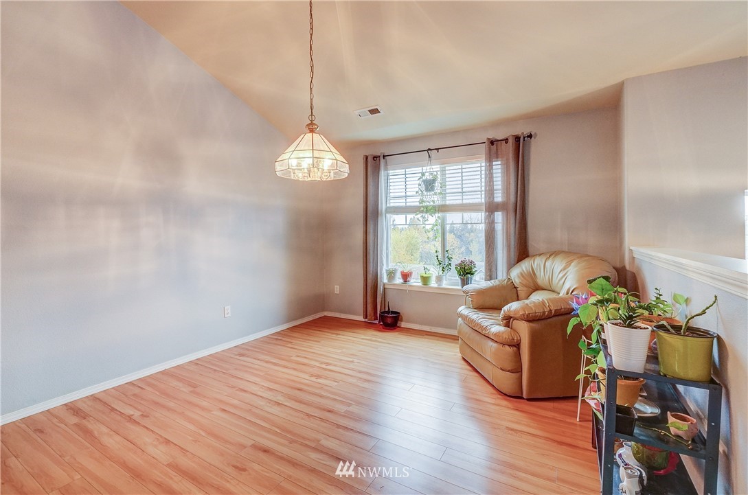 14519 Southeast 188 Way Renton, WA 98058 - Photo 6 of 31 Gallery Image 6