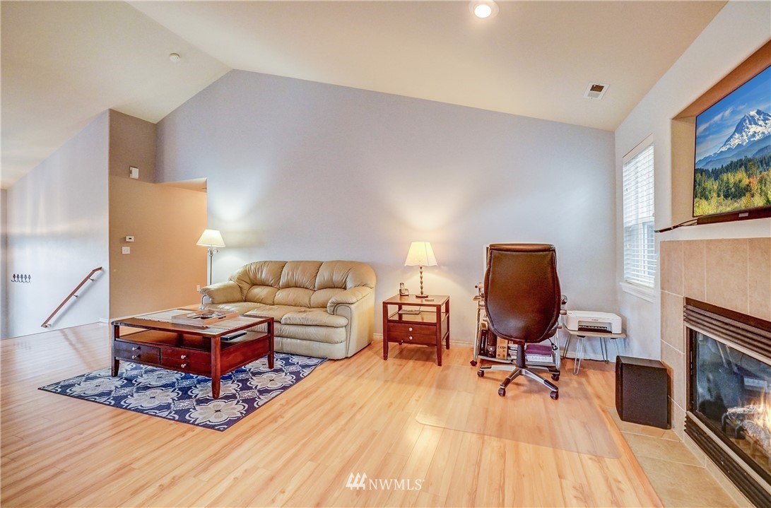 14519 Southeast 188 Way Renton, WA 98058 - Photo 8 of 31 Gallery Image 8