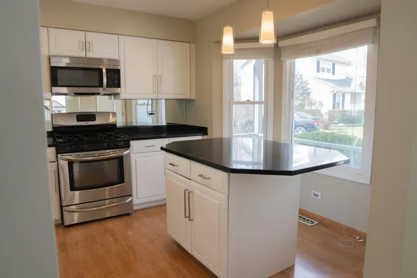 $399,000 | 5367 Sequoia Court, Gurnee, IL 60031