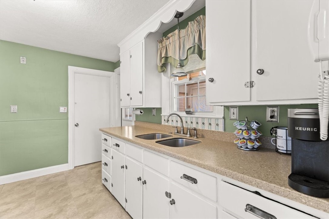 49 Cove Street Pawtucket, RI 02861 - Photo 14 of 36