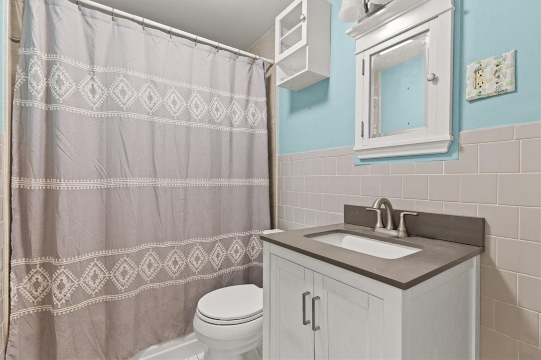 49 Cove Street Pawtucket, RI 02861 - Photo 25 of 36