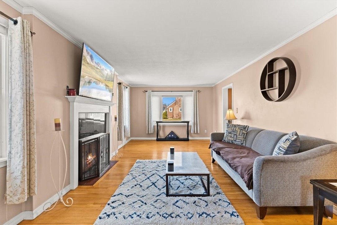 49 Cove Street Pawtucket, RI 02861 - Photo 8 of 36