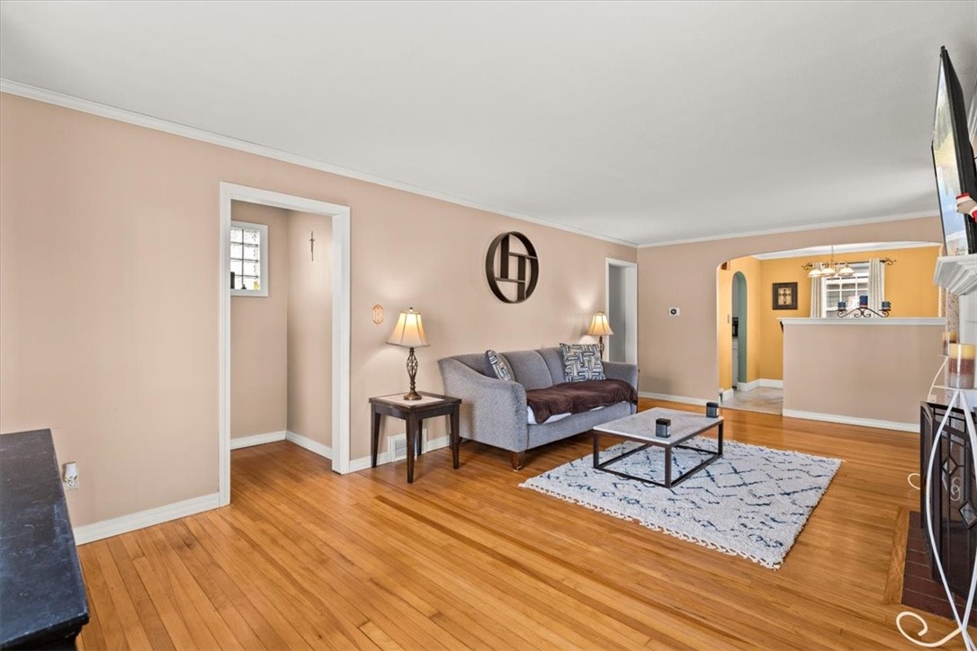 49 Cove Street Pawtucket, RI 02861 - Photo 10 of 36