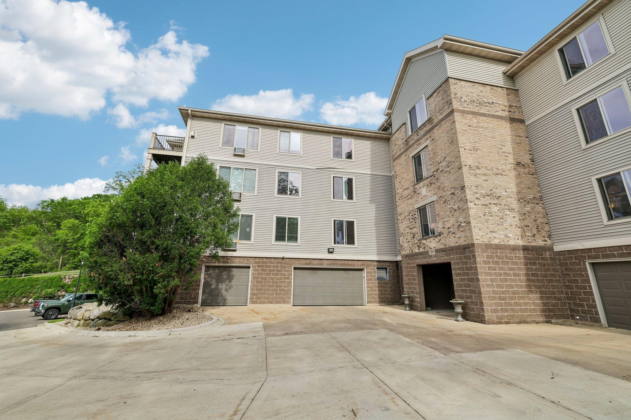 7203 Mid Town Road, Unit 212 Madison, WI 53719 - Photo 2 of 37
