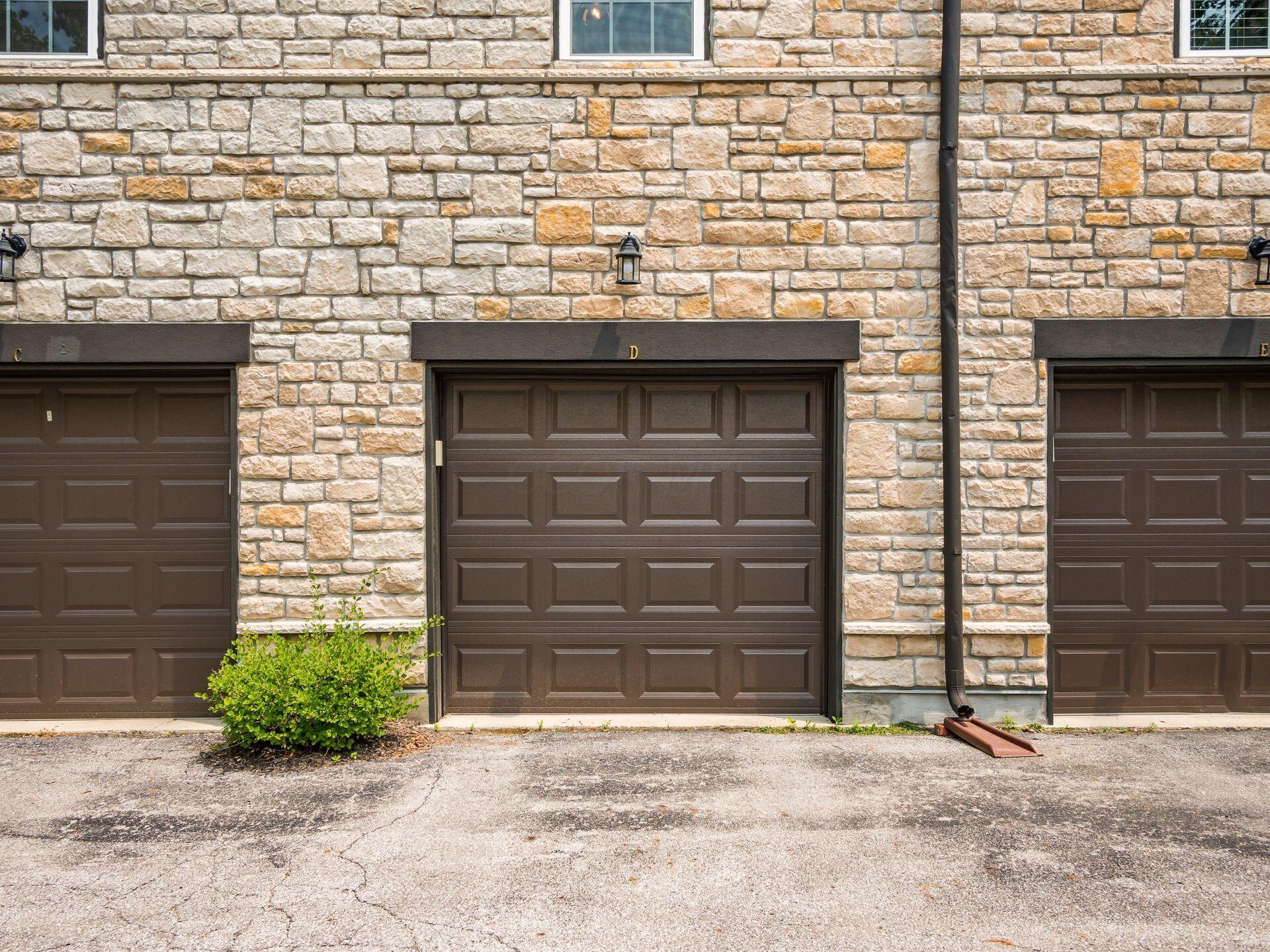 6010 Inishmore Lane Dublin, OH 43017 - Photo 32 of 48 Garage 2