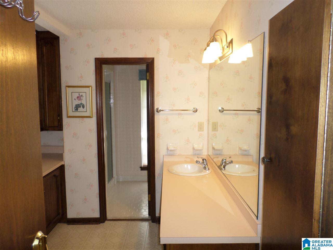 1527 Tropical Lane Alabaster, AL 35007 - Photo 11 of 24