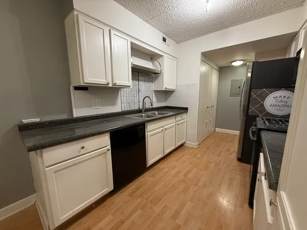 $1,750 | 259 Stoneybrook Lane, Unit 2B, Bloomingdale, IL 60108