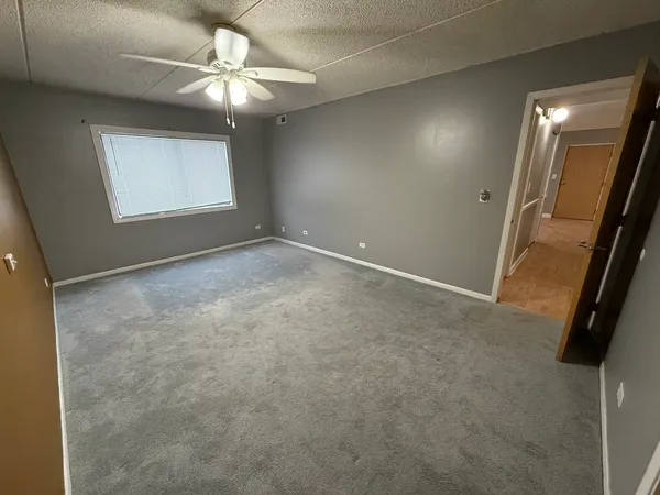 $1,750 | 259 Stoneybrook Lane, Unit 2B, Bloomingdale, IL 60108