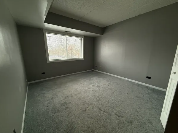 $1,750 | 259 Stoneybrook Lane, Unit 2B, Bloomingdale, IL 60108