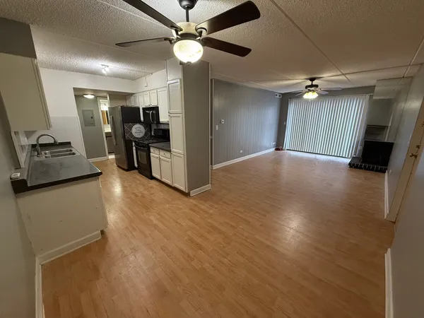 $1,750 | 259 Stoneybrook Lane, Unit 2B, Bloomingdale, IL 60108