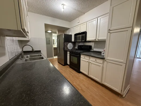 $1,750 | 259 Stoneybrook Lane, Unit 2B, Bloomingdale, IL 60108