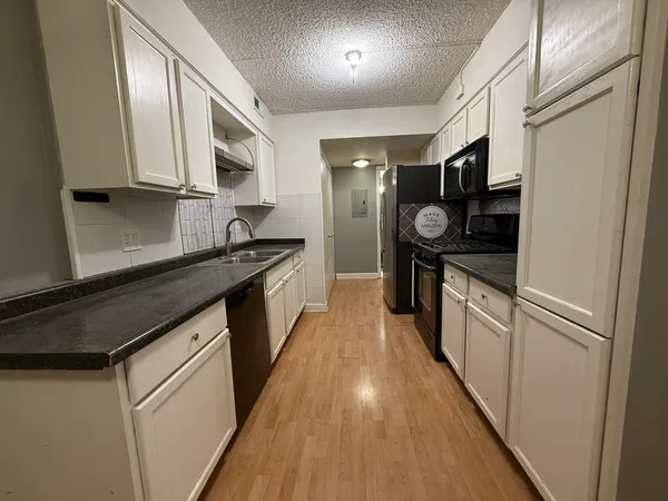 $1,750 | 259 Stoneybrook Lane, Unit 2B, Bloomingdale, IL 60108