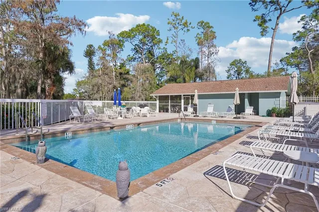 $195,000 | 1704 Kings Lake Boulevard, Unit 7, Naples, FL 34112