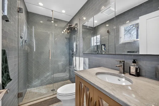 $5,200 | 10 Whitlock Street, Plainview, NY 11803