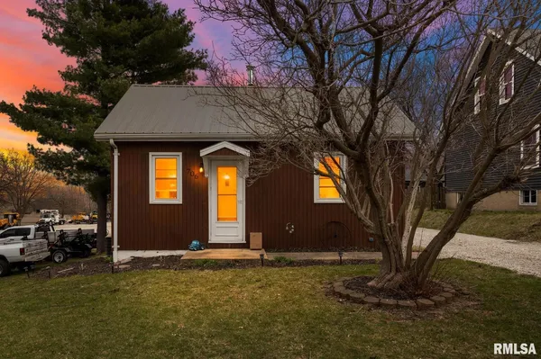 $114,990 | 706 North State Street, Roanoke, IL 61561