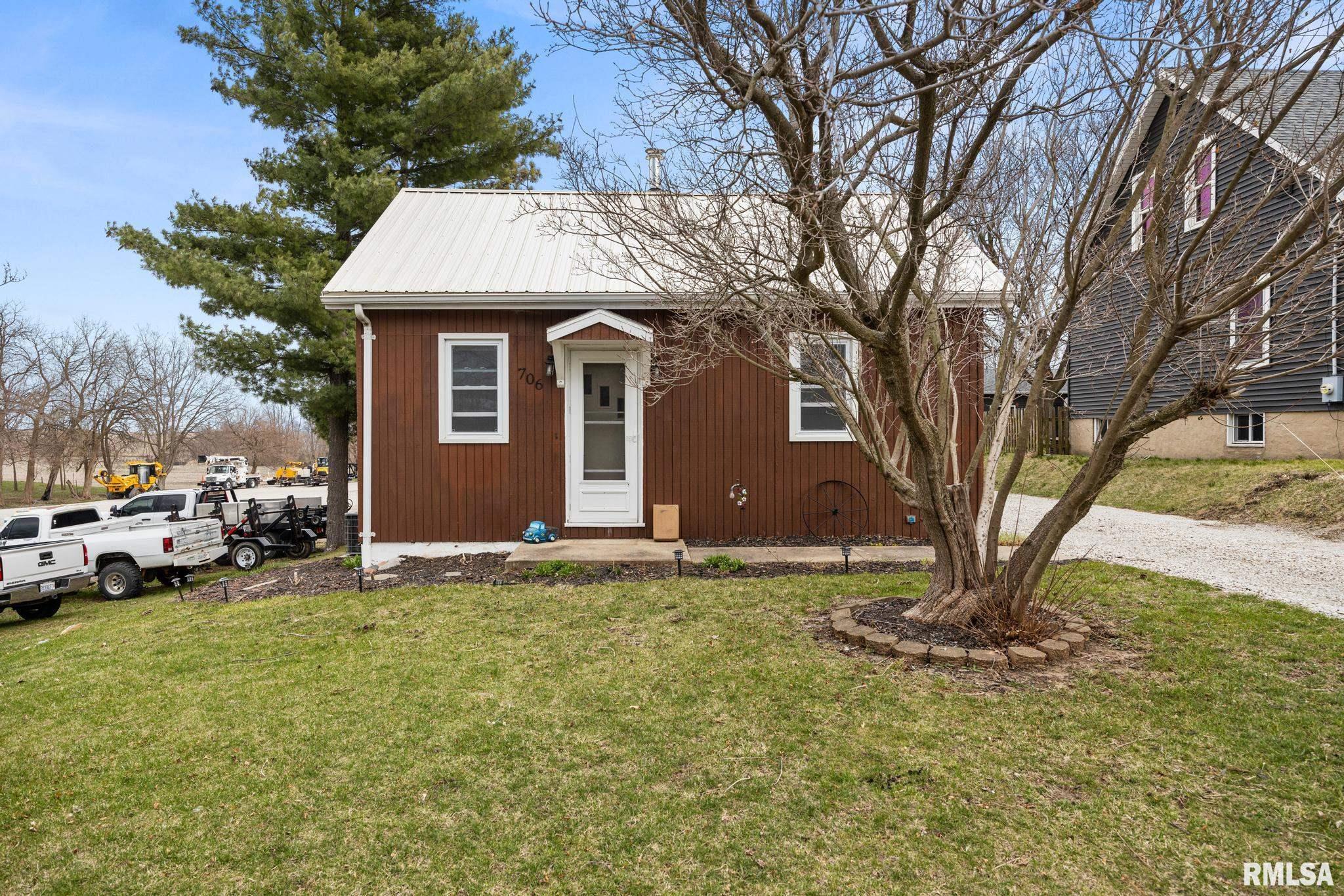 706 North State Street Roanoke, IL 61561 - Photo 3 of 34