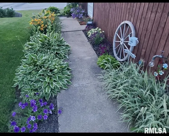 $114,990 | 706 North State Street, Roanoke, IL 61561