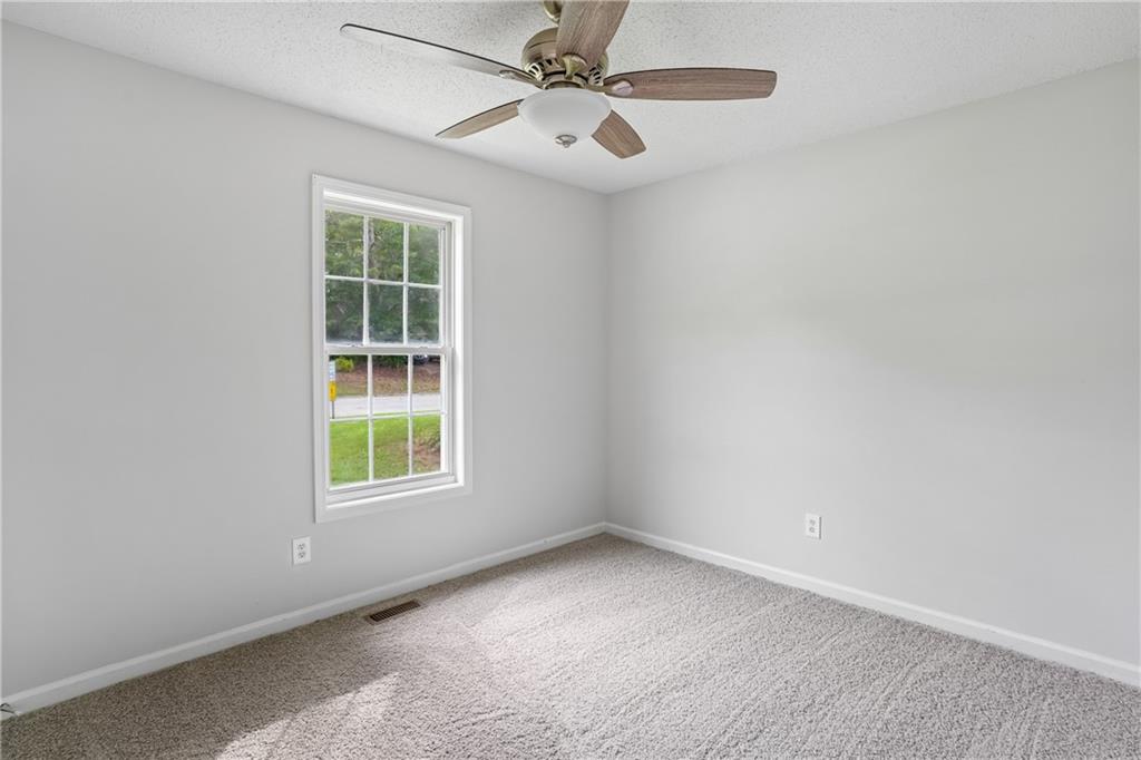 301 Madeline Way Temple, GA 30179 - Photo 6 of 29