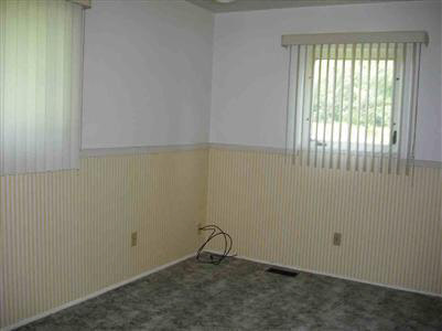 4606 Flushing Road Flint, MI 48504 - Photo 10 of 12 20119161-9.JPG