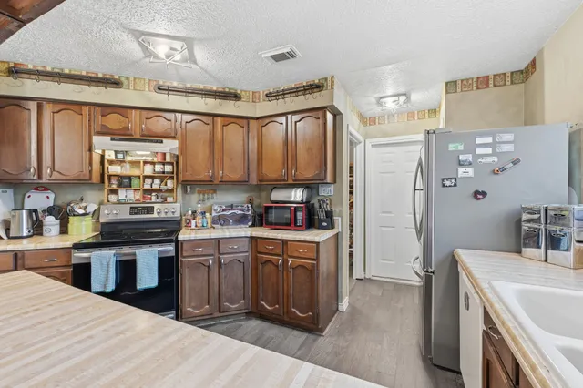 $259,900 | 9806 Cassowary Drive, Conroe, TX 77385