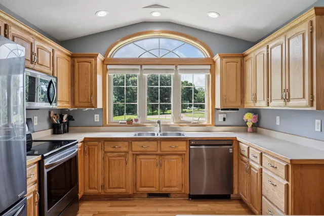 $485,000 | 51823 Birch Avenue, Rush City, MN 55069