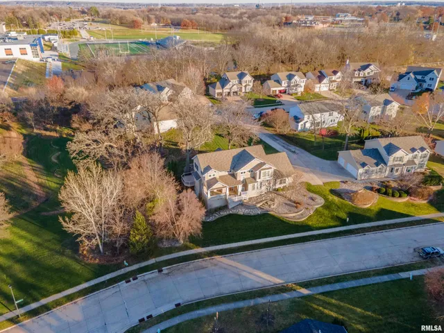 $675,000 | 2891 Grandview Drive, Bettendorf, IA 52722