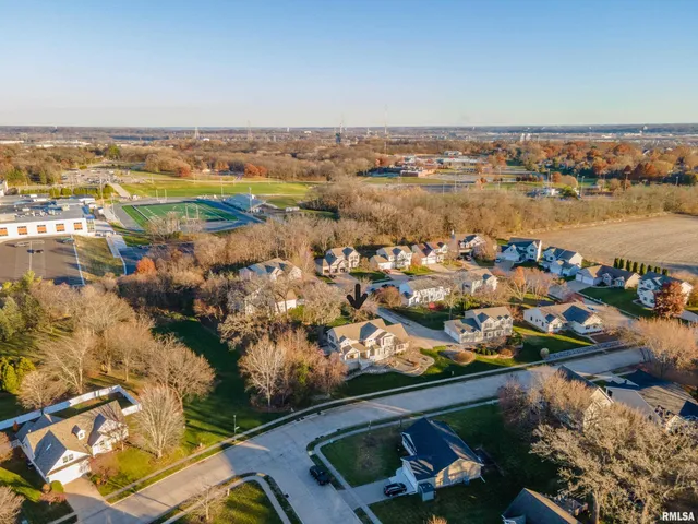 $675,000 | 2891 Grandview Drive, Bettendorf, IA 52722