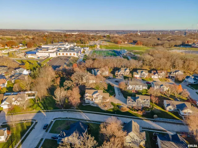 $675,000 | 2891 Grandview Drive, Bettendorf, IA 52722