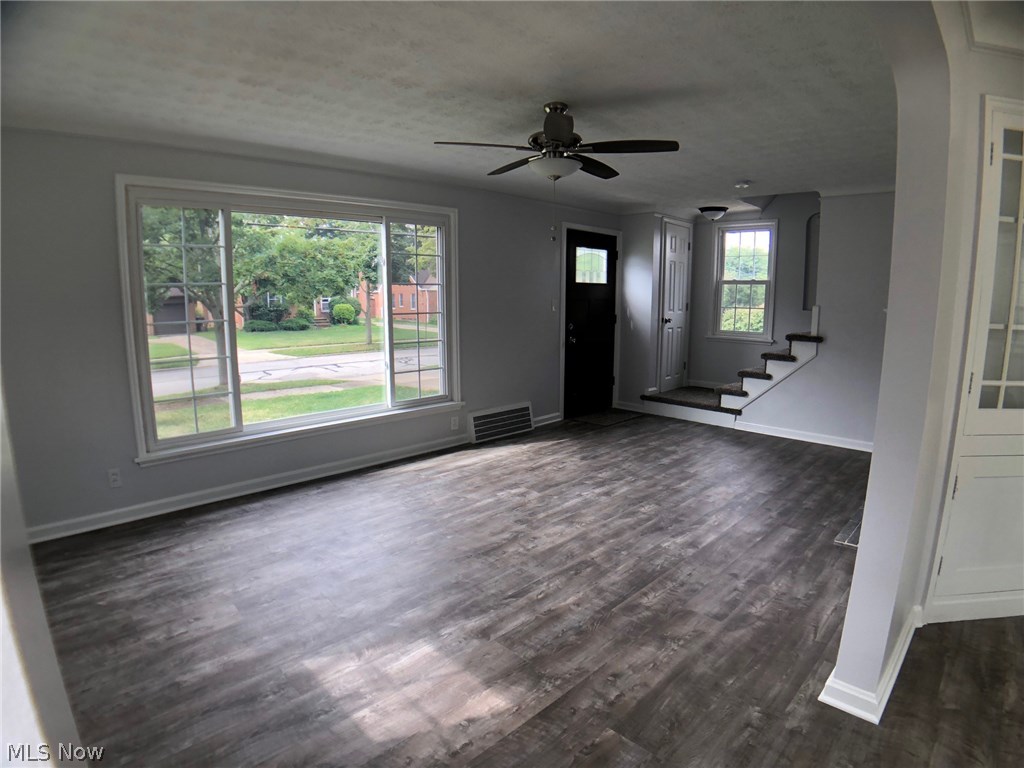 5447 Summit Road Cleveland, OH 44124 - Photo 6 of 25