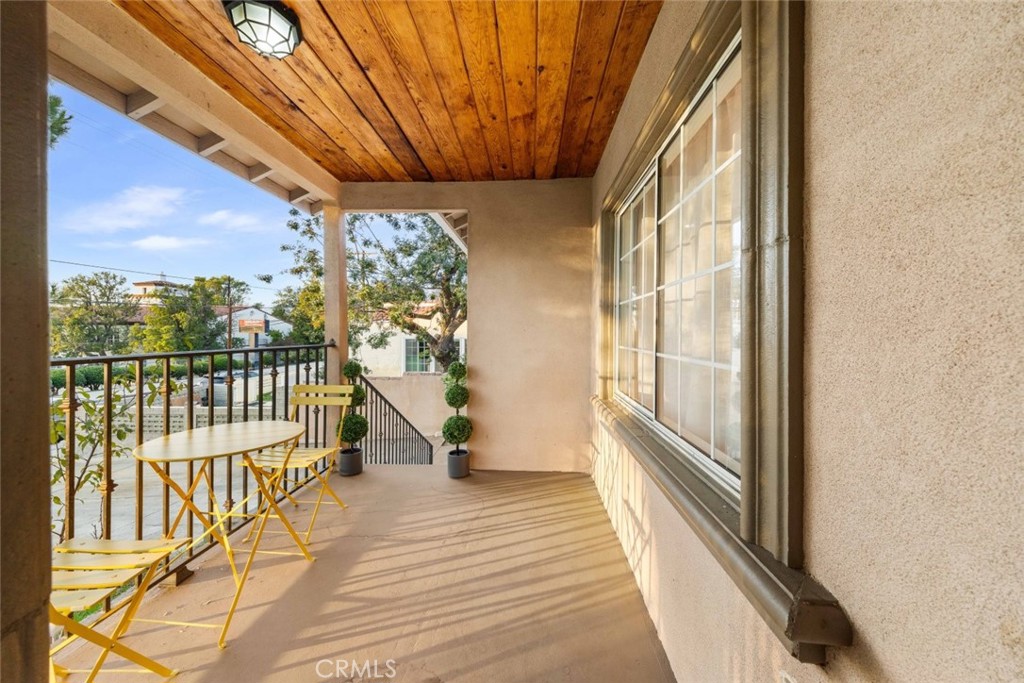 10554 Plainview Avenue Tujunga, CA 91042 - Photo 30 of 56 a view of a balcony
