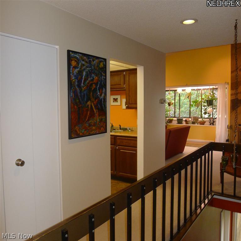 935 Hampton Ridge Drive Akron, OH 44313 - Photo 3 of 23 Gallery Image 3