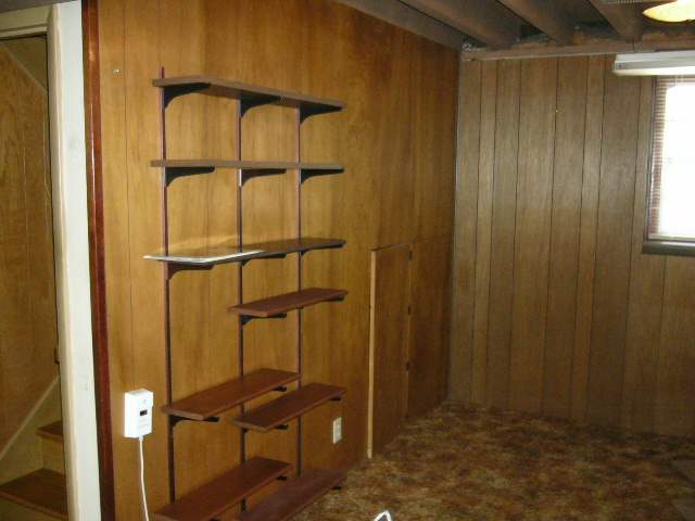 3229 Fairhaven Road Davenport, IA 52807 - Photo 3 of 5 Gallery Image 3